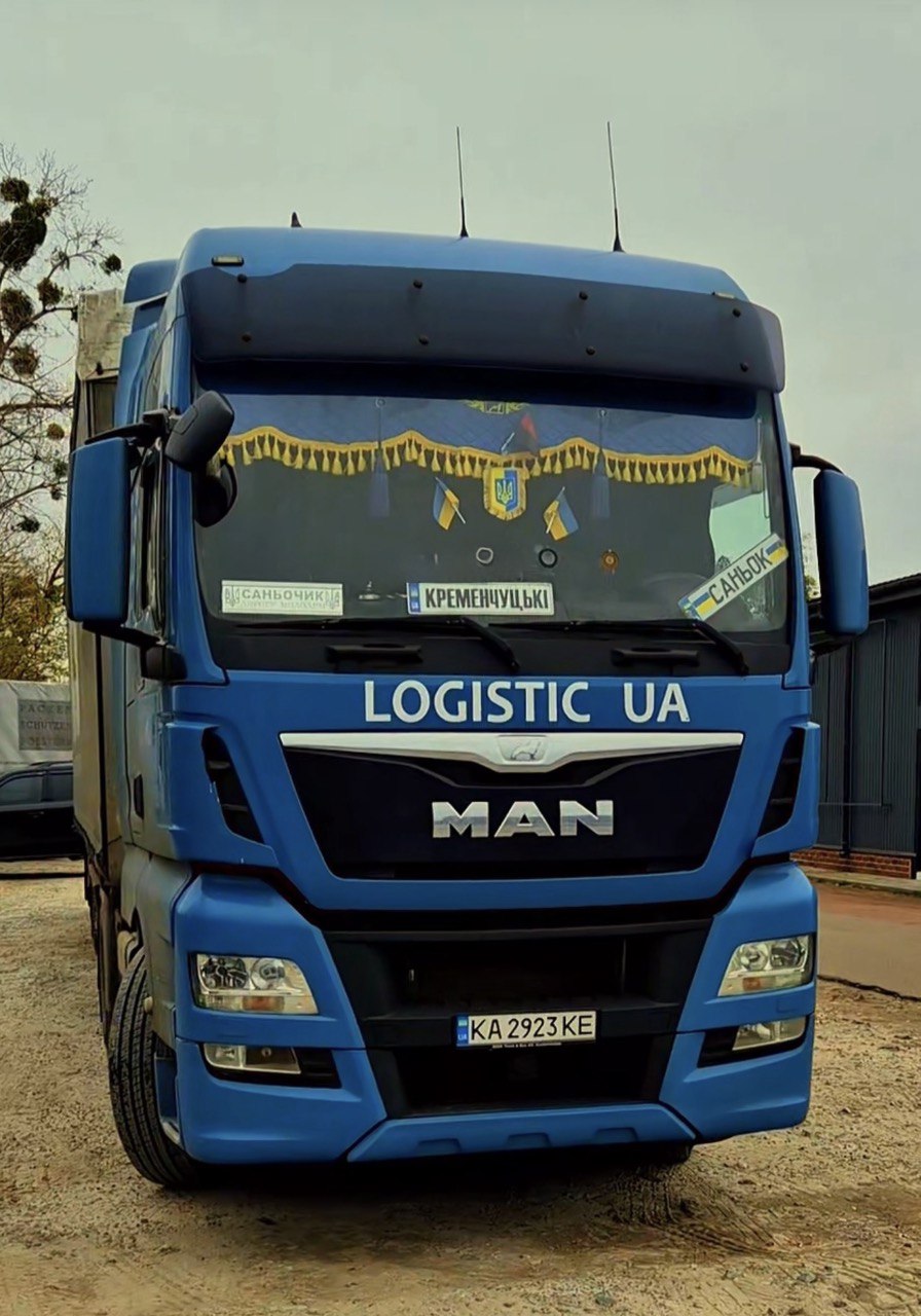 LOGISTIC UA blue MAN truck